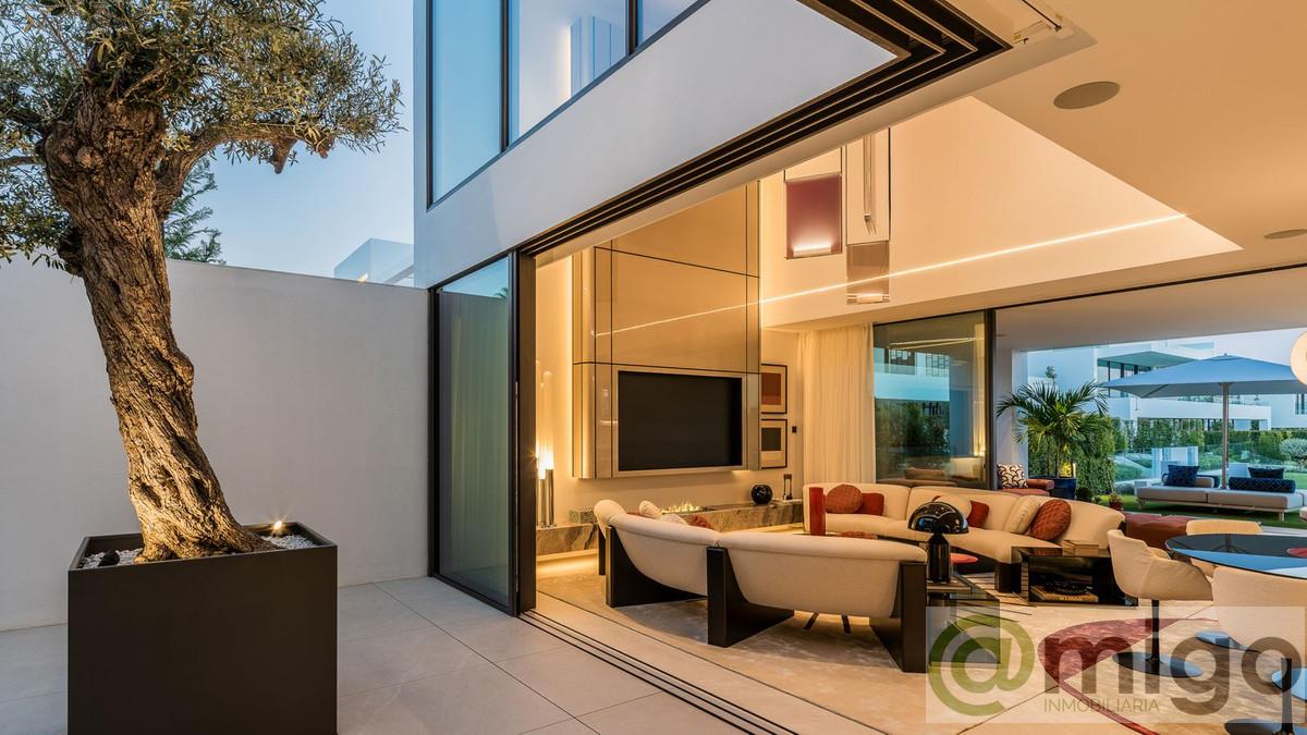 For sale of villa in Marbella