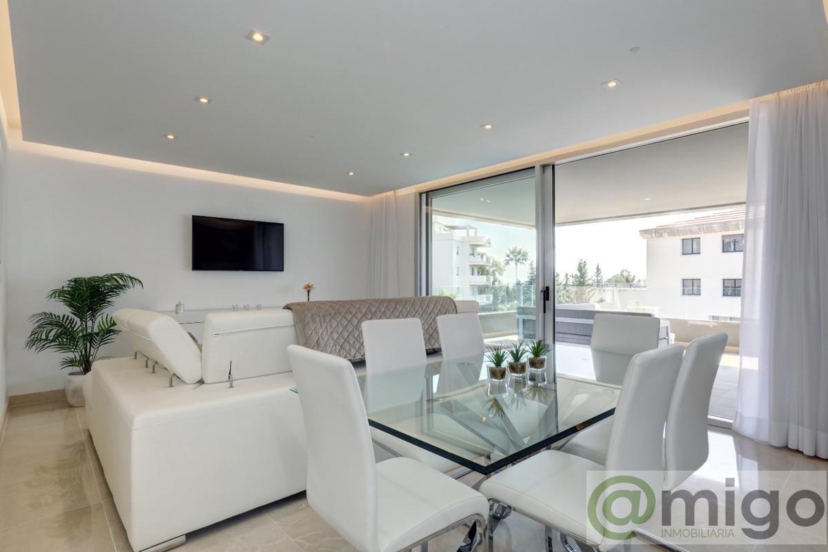 For sale of penthouse in Marbella