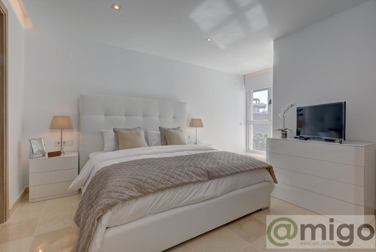 For sale of penthouse in Marbella