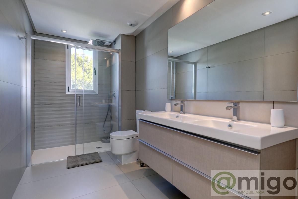 For sale of penthouse in Marbella