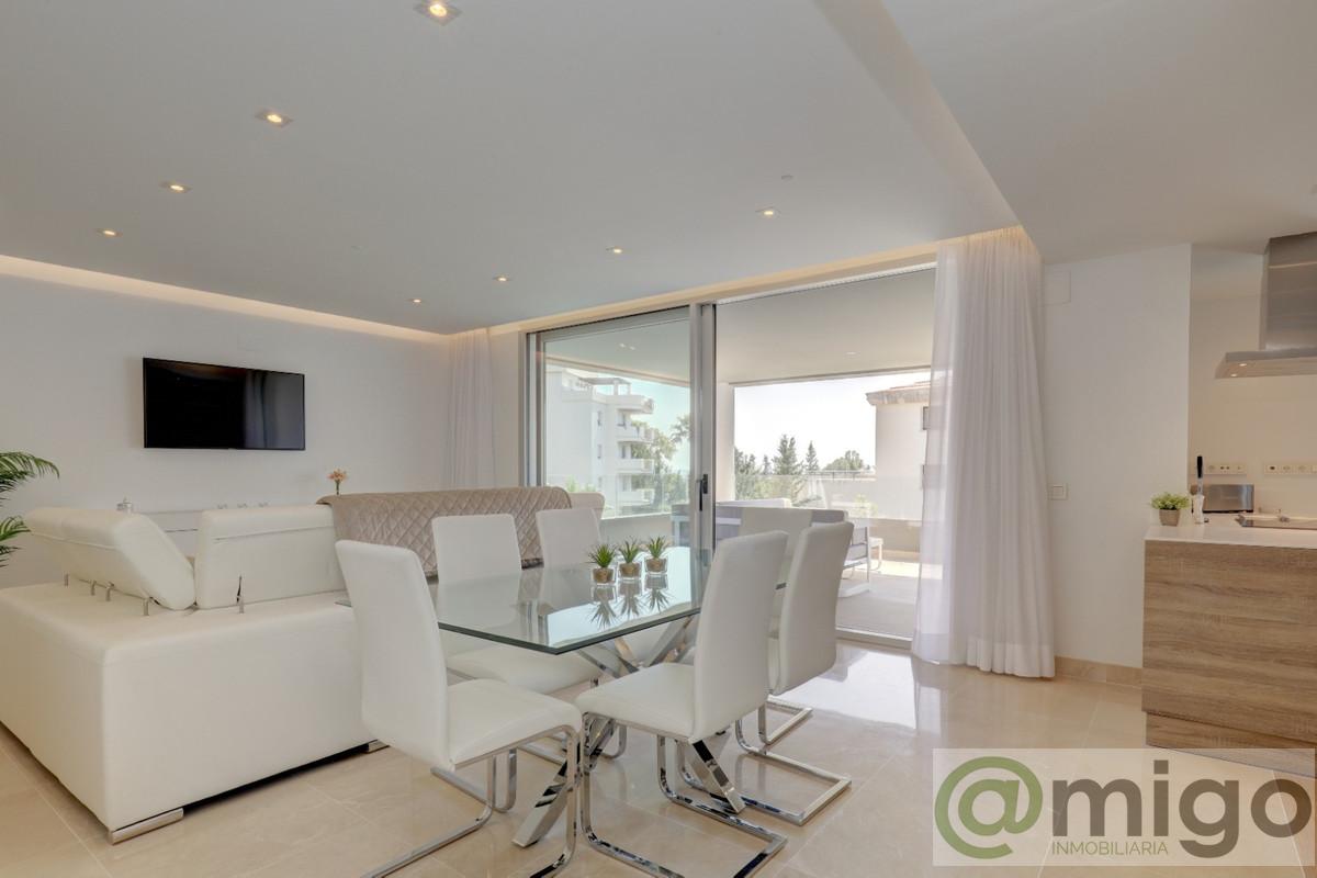 For sale of penthouse in Marbella