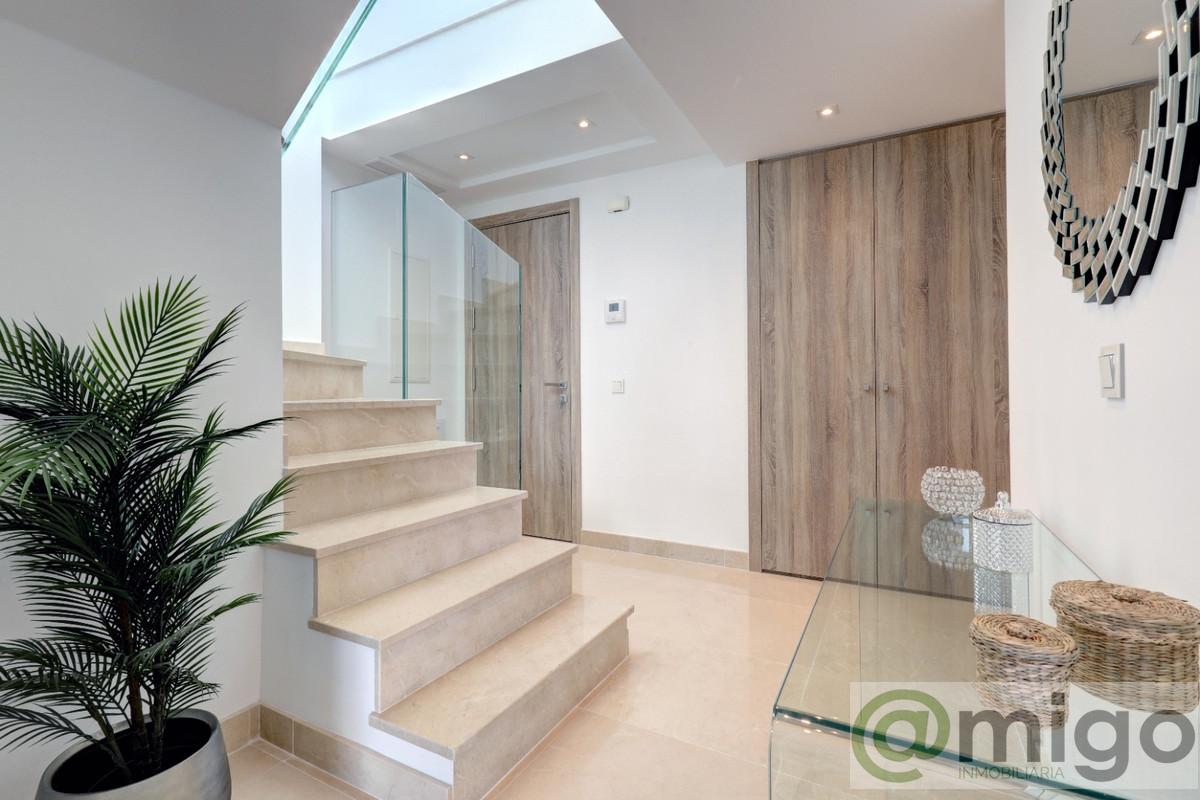 For sale of penthouse in Marbella