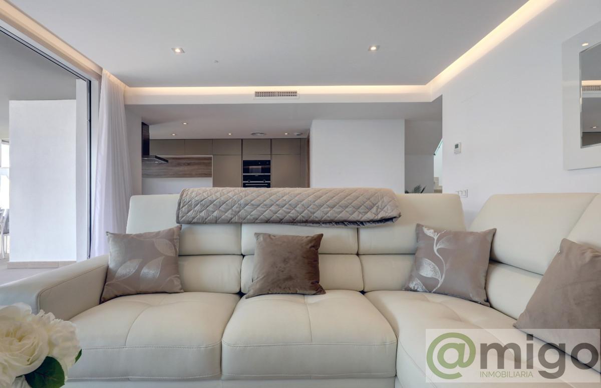 For sale of penthouse in Marbella