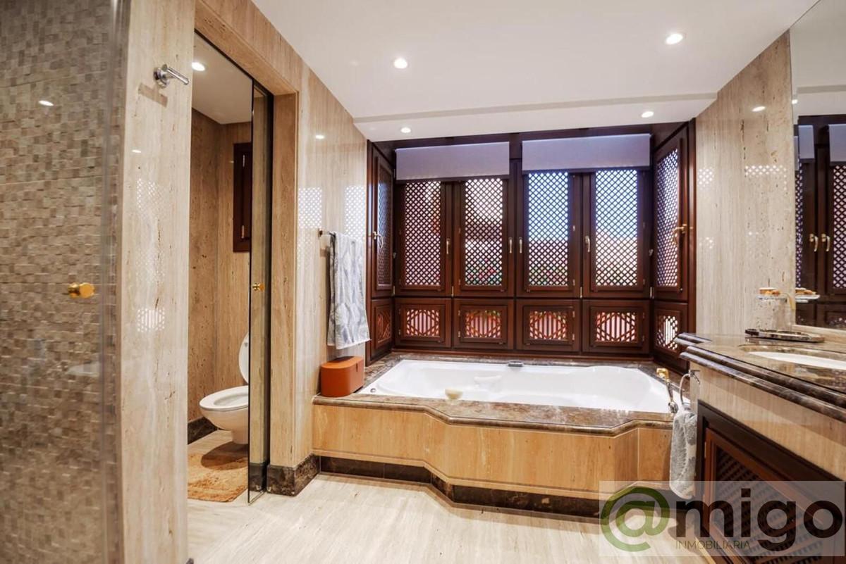 Venta de Ático en Estepona