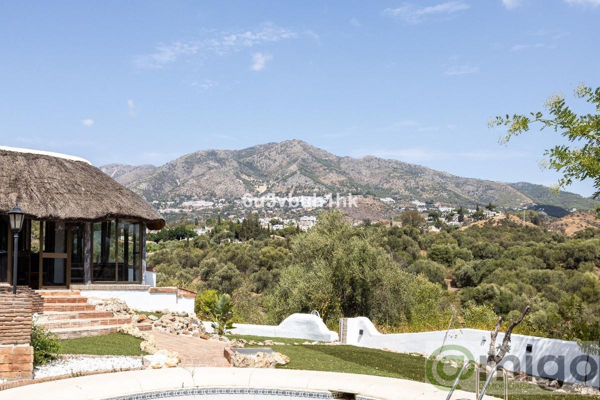 For sale of villa in Mijas