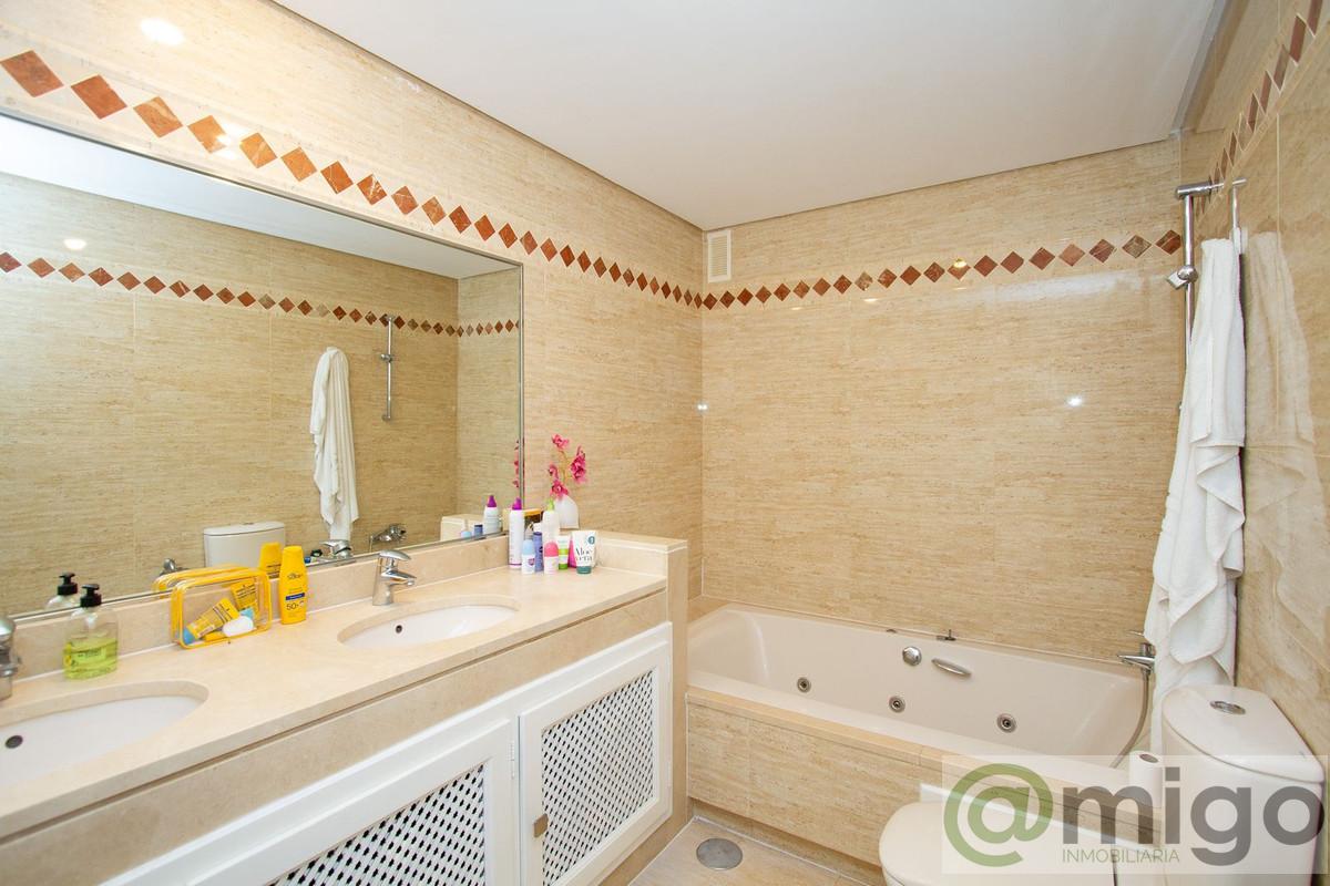 For sale of apartment in Marbella
