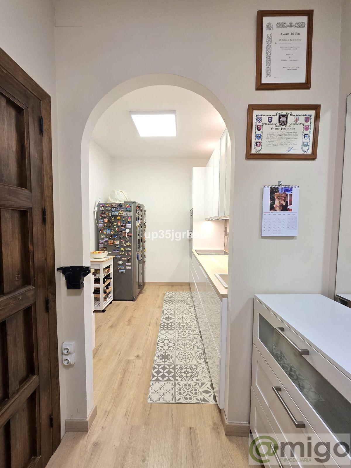 For sale of commercial in Estepona