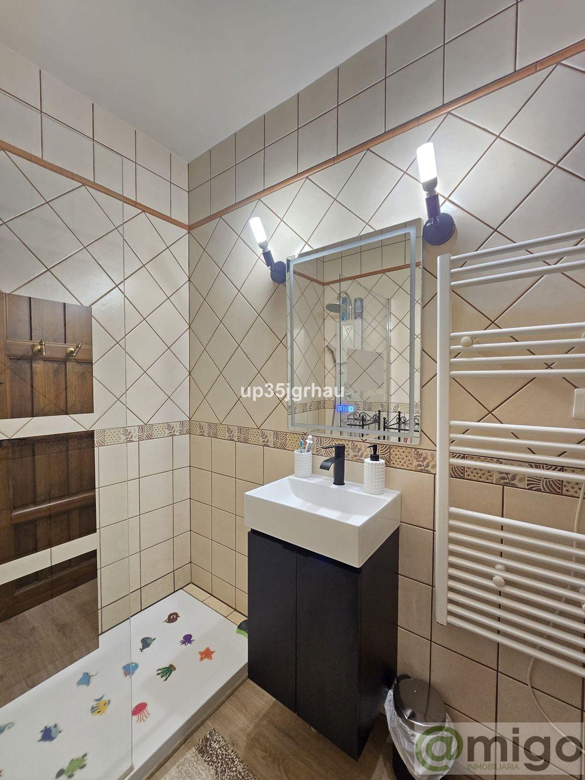For sale of commercial in Estepona