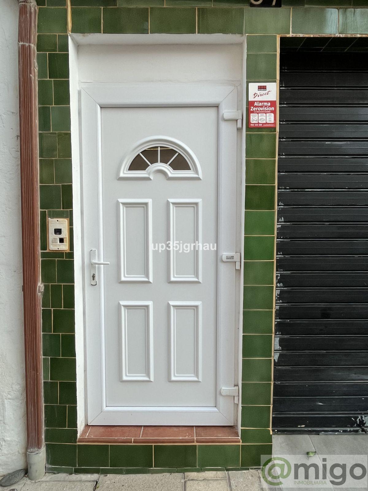 For sale of commercial in Estepona