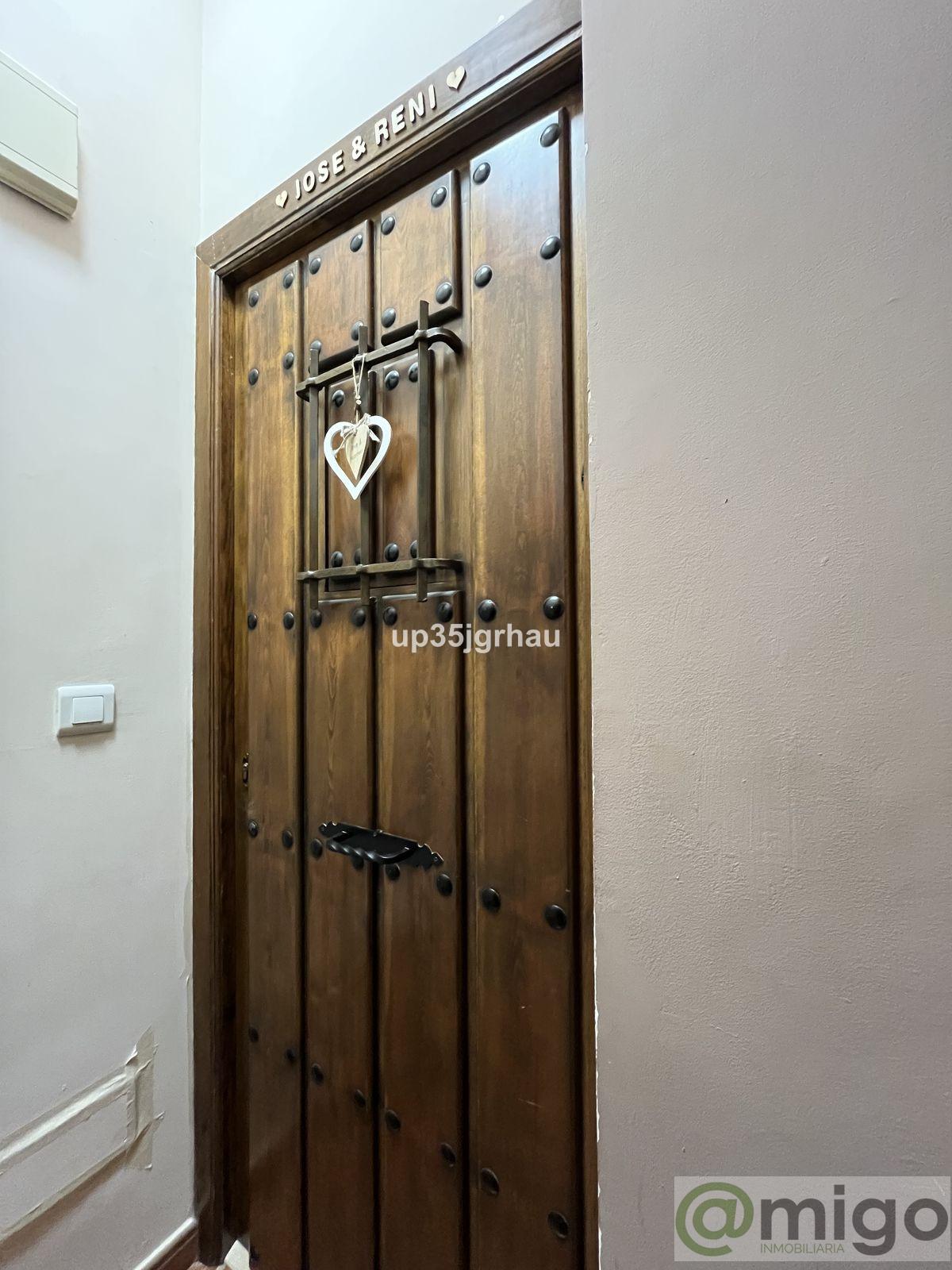 For sale of commercial in Estepona