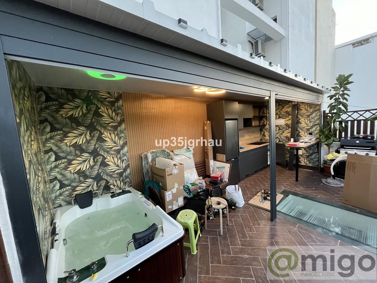 For sale of commercial in Estepona