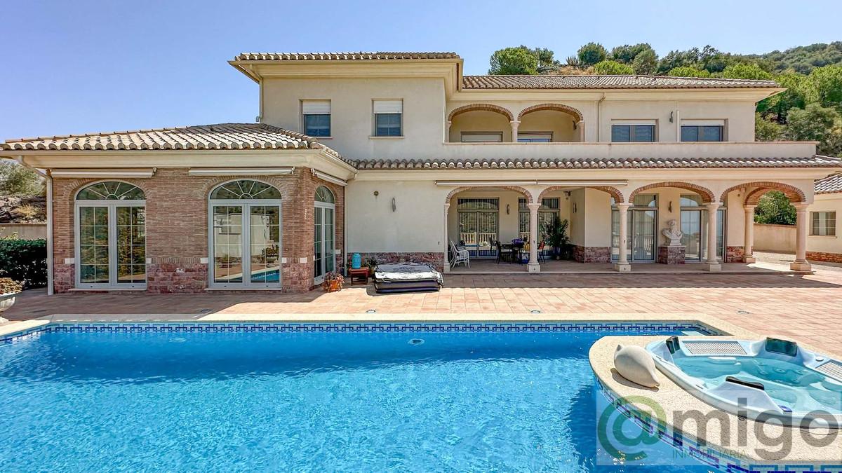 Venta de villa en Málaga Este