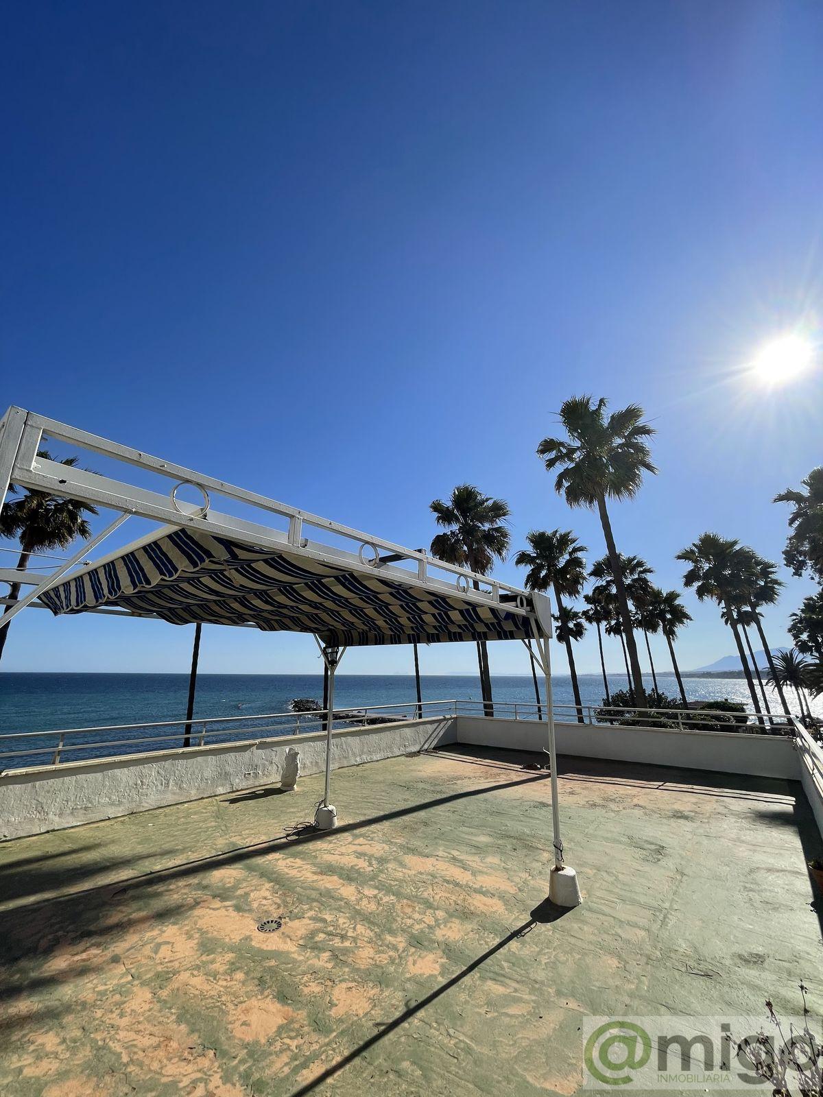 For sale of penthouse in Marbella