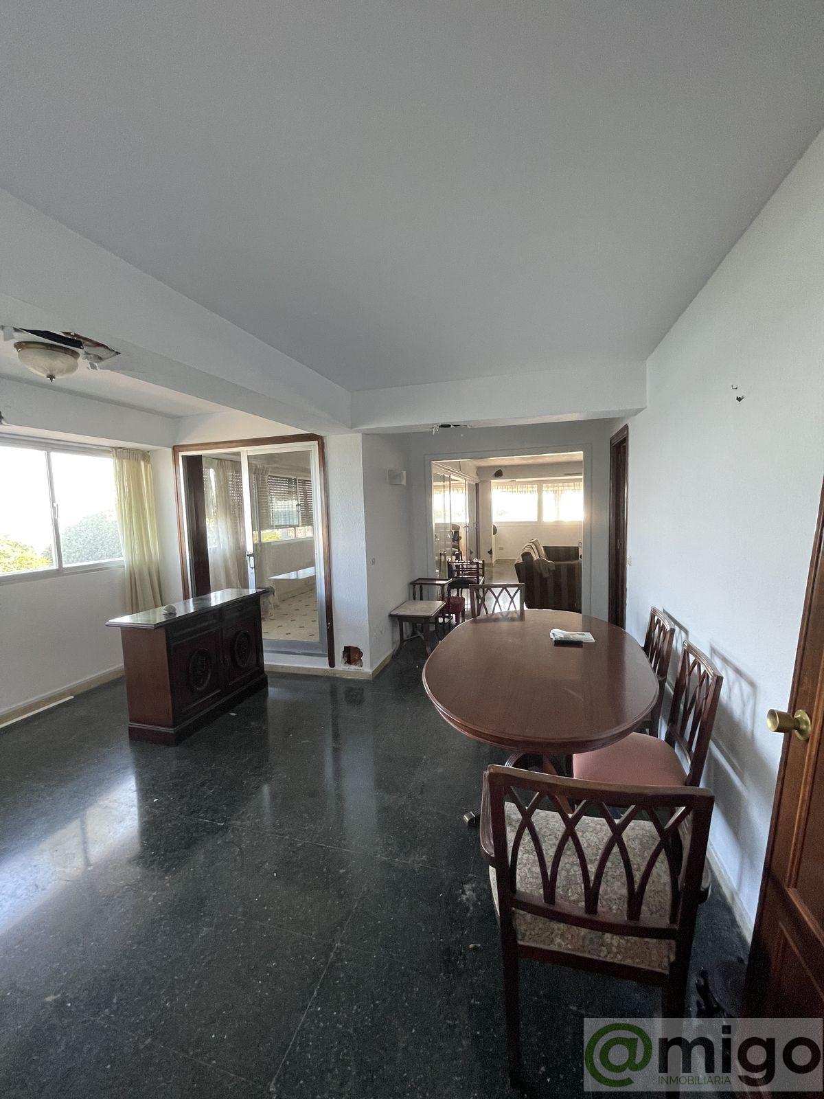 For sale of penthouse in Marbella