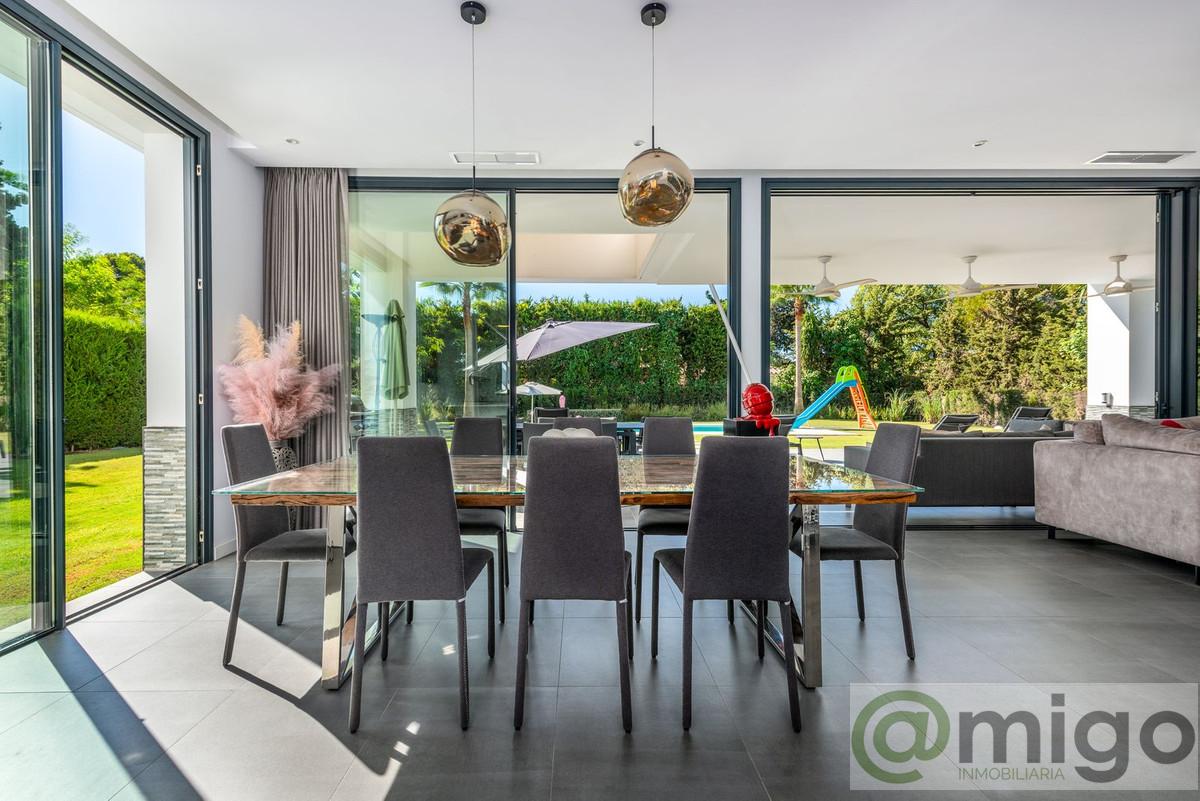 Venta de villa en Atalaya