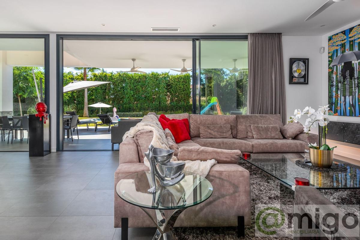 Venta de villa en Atalaya