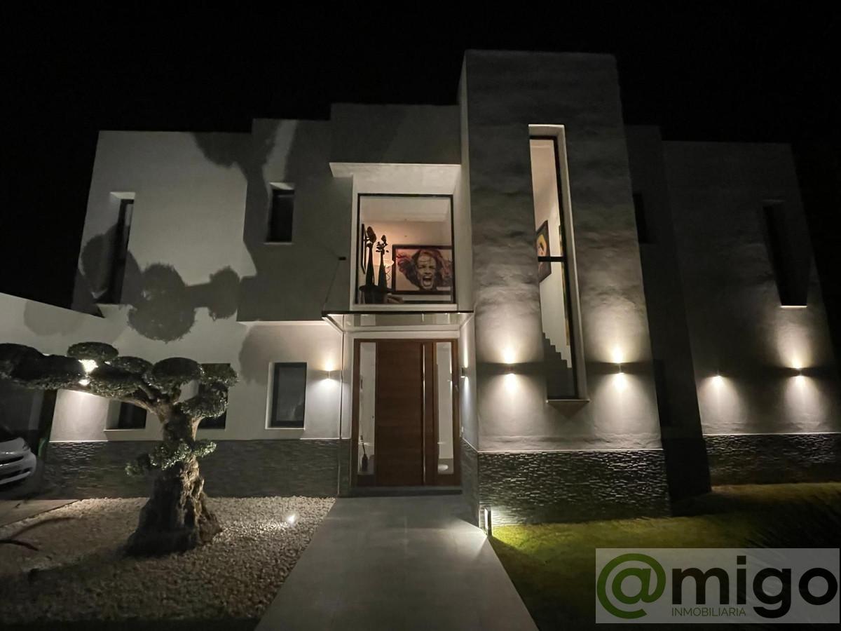 Venta de villa en Atalaya