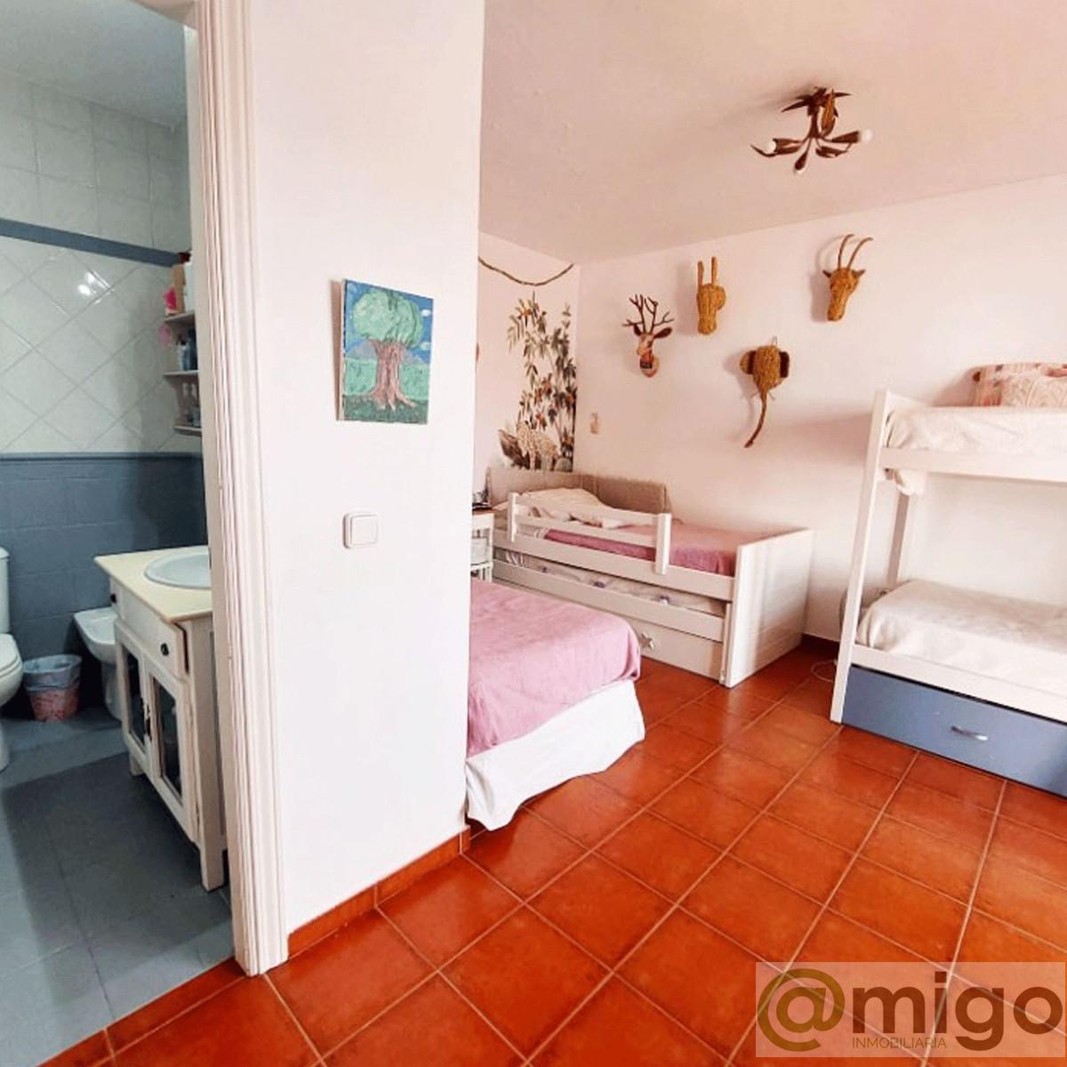 For sale of villa in Benalmadena Costa