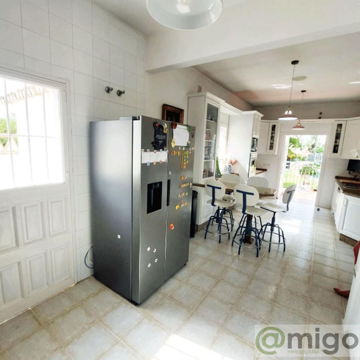 For sale of villa in Benalmadena Costa