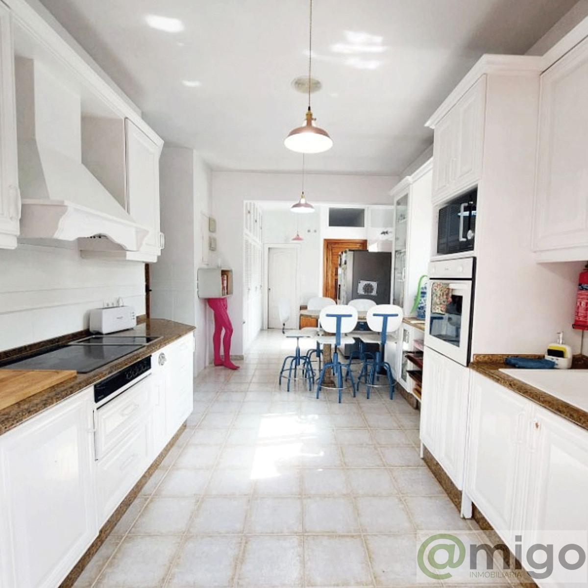 For sale of villa in Benalmadena Costa