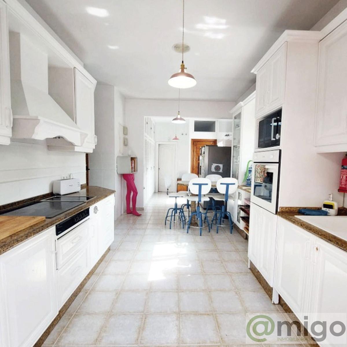 For sale of villa in Benalmadena Costa