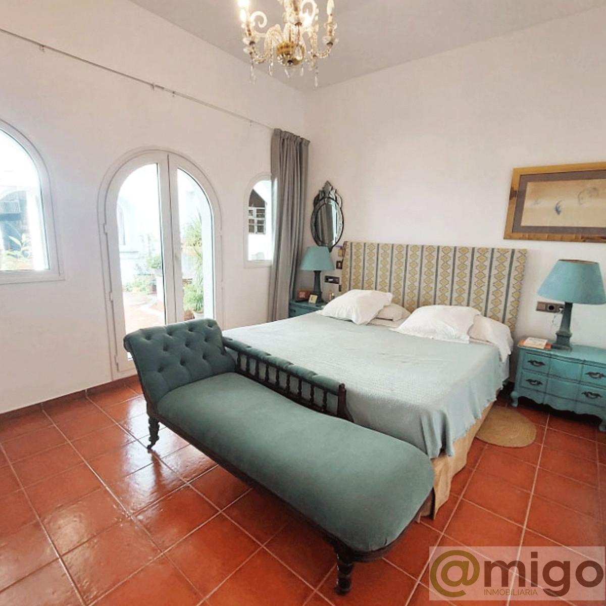 For sale of villa in Benalmadena Costa