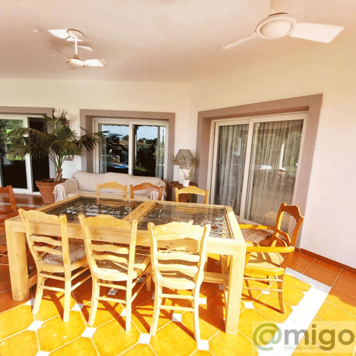 For sale of villa in Benalmadena Costa