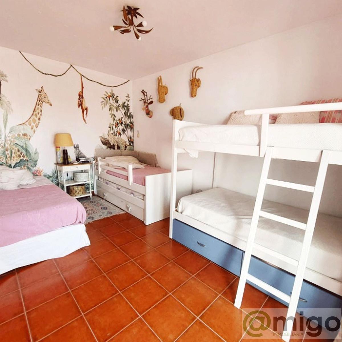For sale of villa in Benalmadena Costa