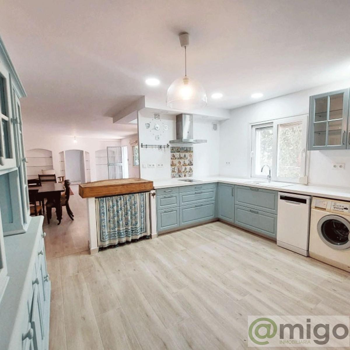 For sale of villa in Benalmadena Costa