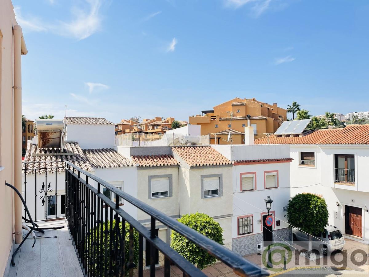 For sale of villa in La Duquesa