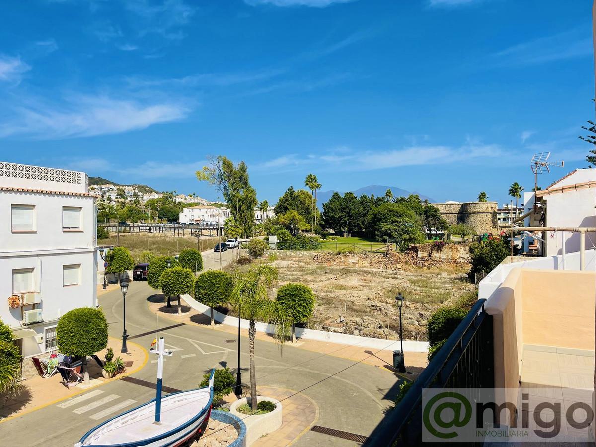 For sale of villa in La Duquesa