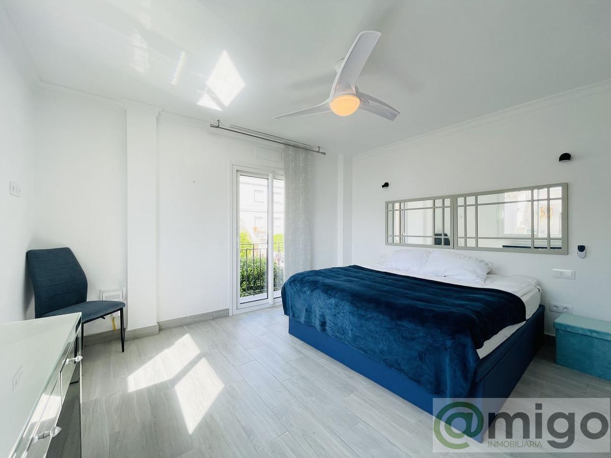 For sale of villa in La Duquesa