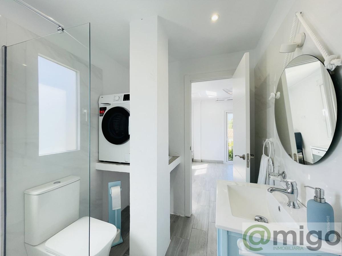 For sale of villa in La Duquesa