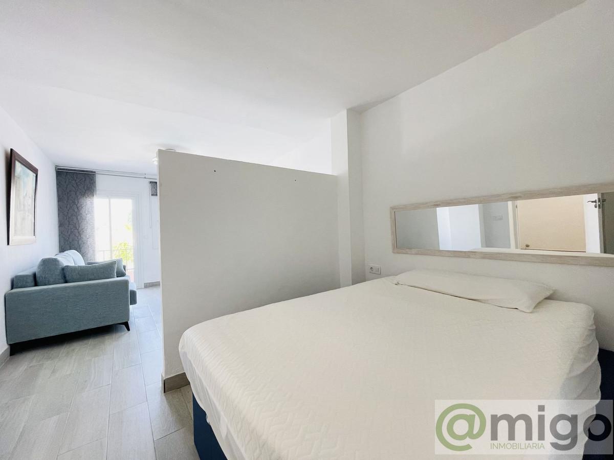For sale of villa in La Duquesa