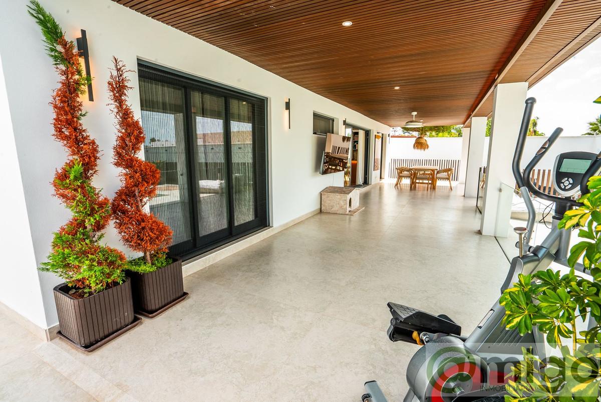 Venta de villa en Estepona