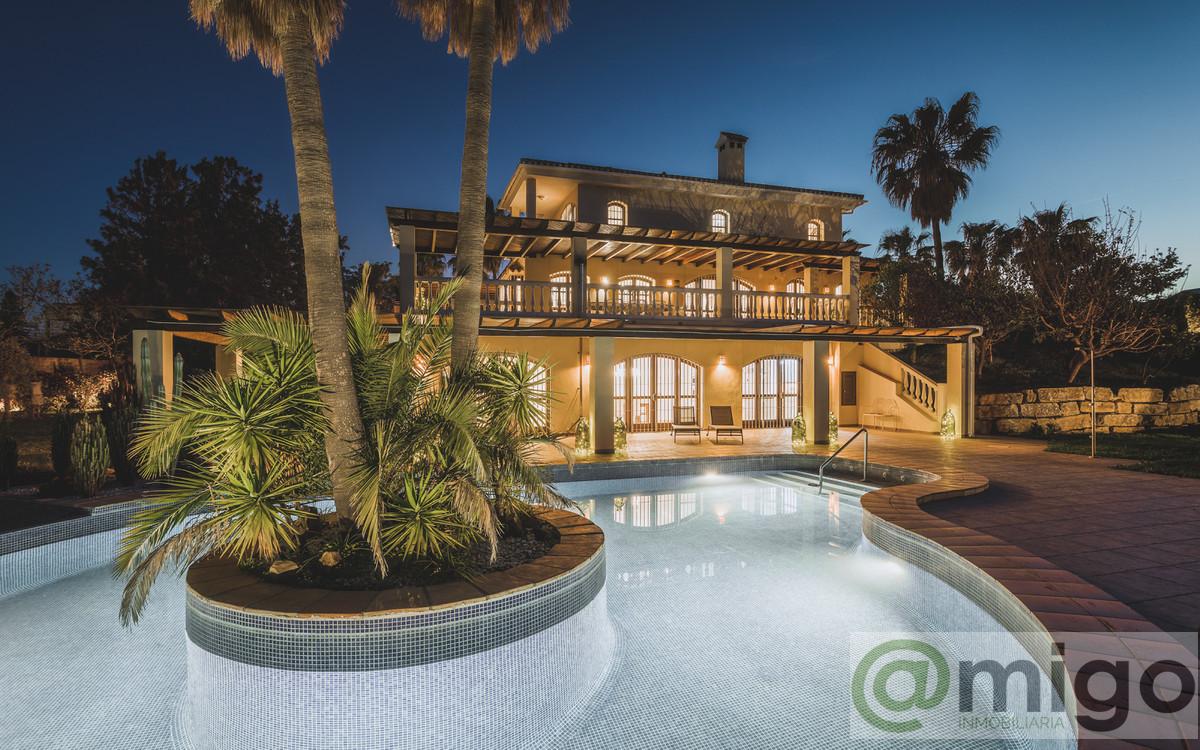 Venta de villa en Estepona