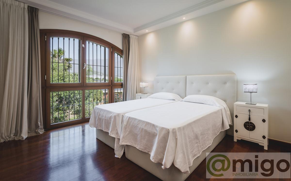 Venta de villa en Estepona