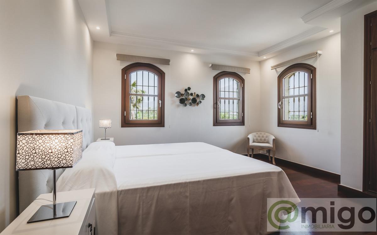 Venta de villa en Estepona