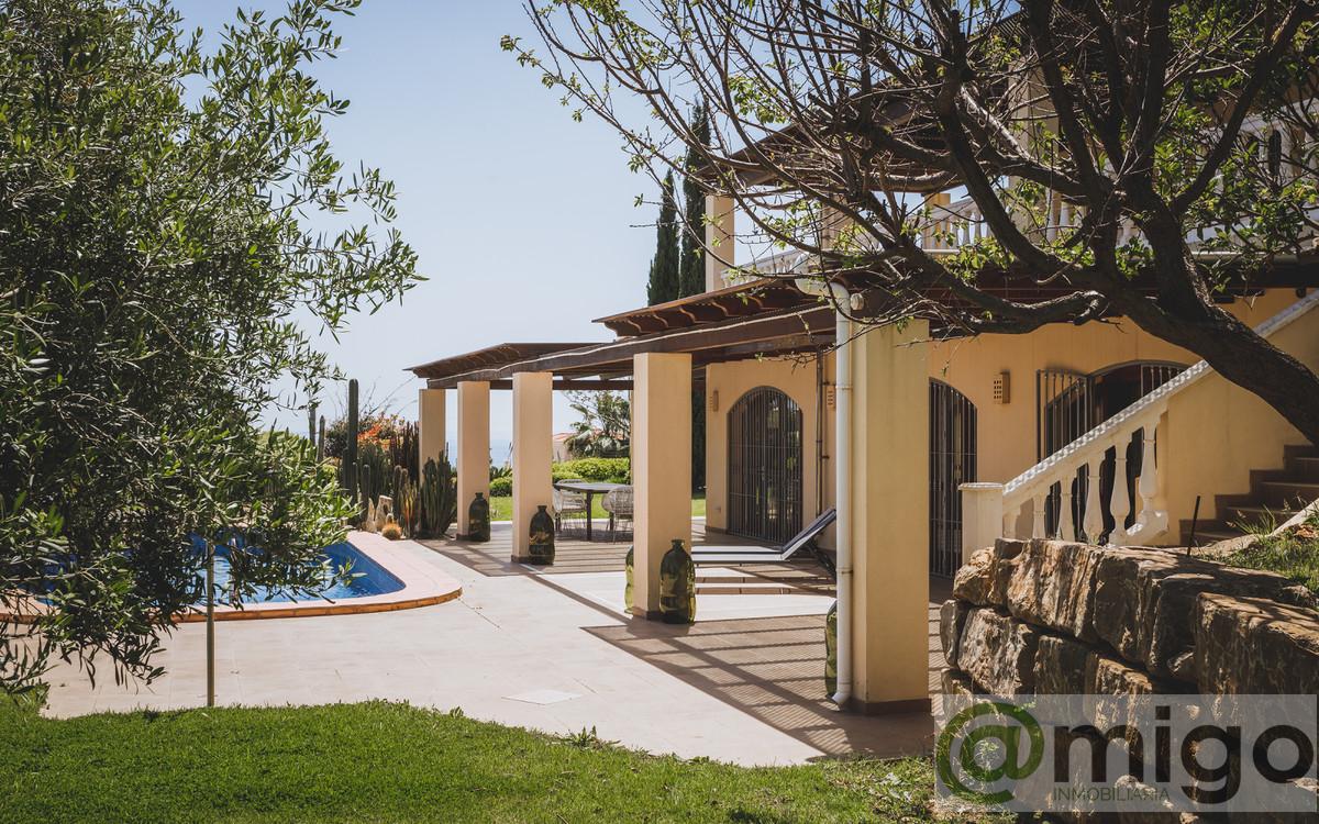 Venta de villa en Estepona