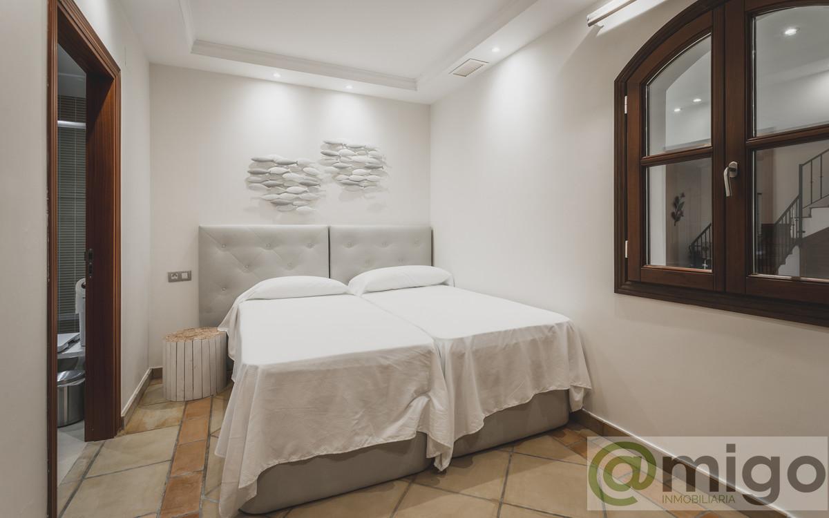 Venta de villa en Estepona