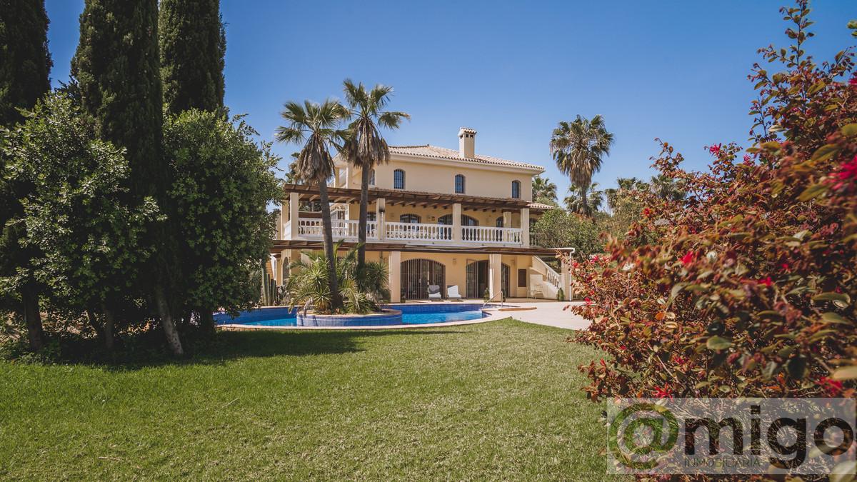 Venta de villa en Estepona