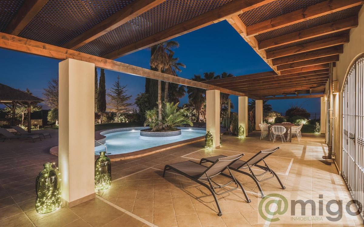 Venta de villa en Estepona