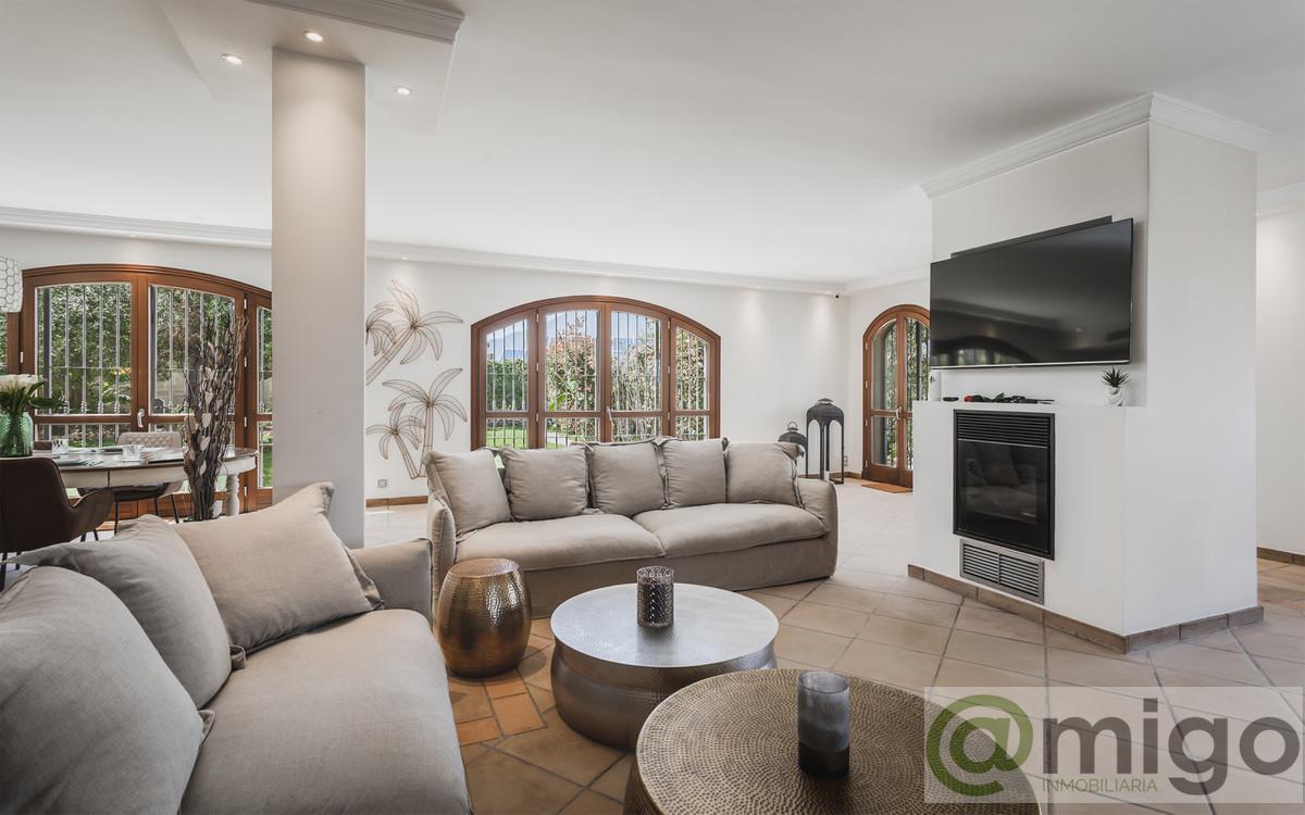 Venta de villa en Estepona
