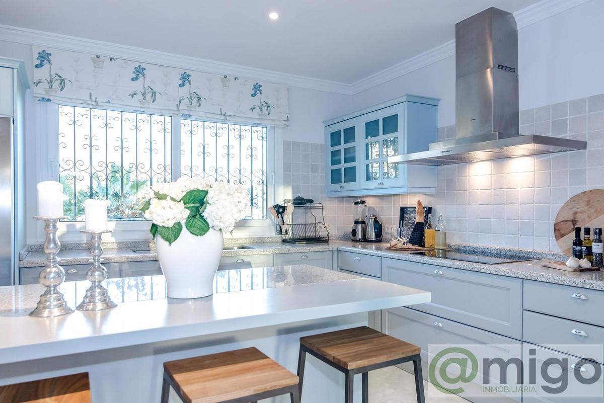 For sale of villa in Marbella