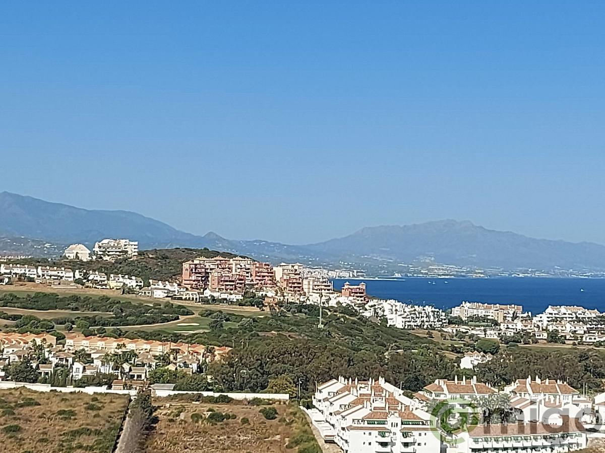 Venta de terreno en La Duquesa