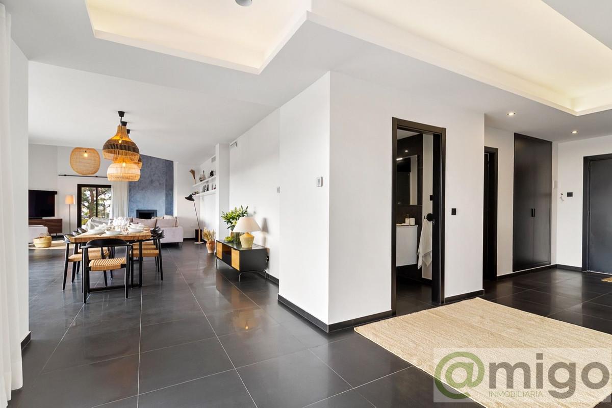 For sale of villa in Benalmadena