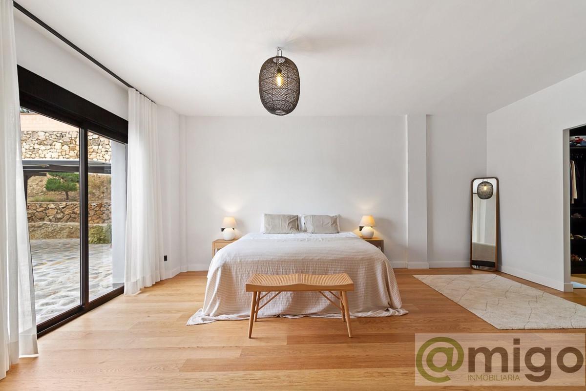 For sale of villa in Benalmadena
