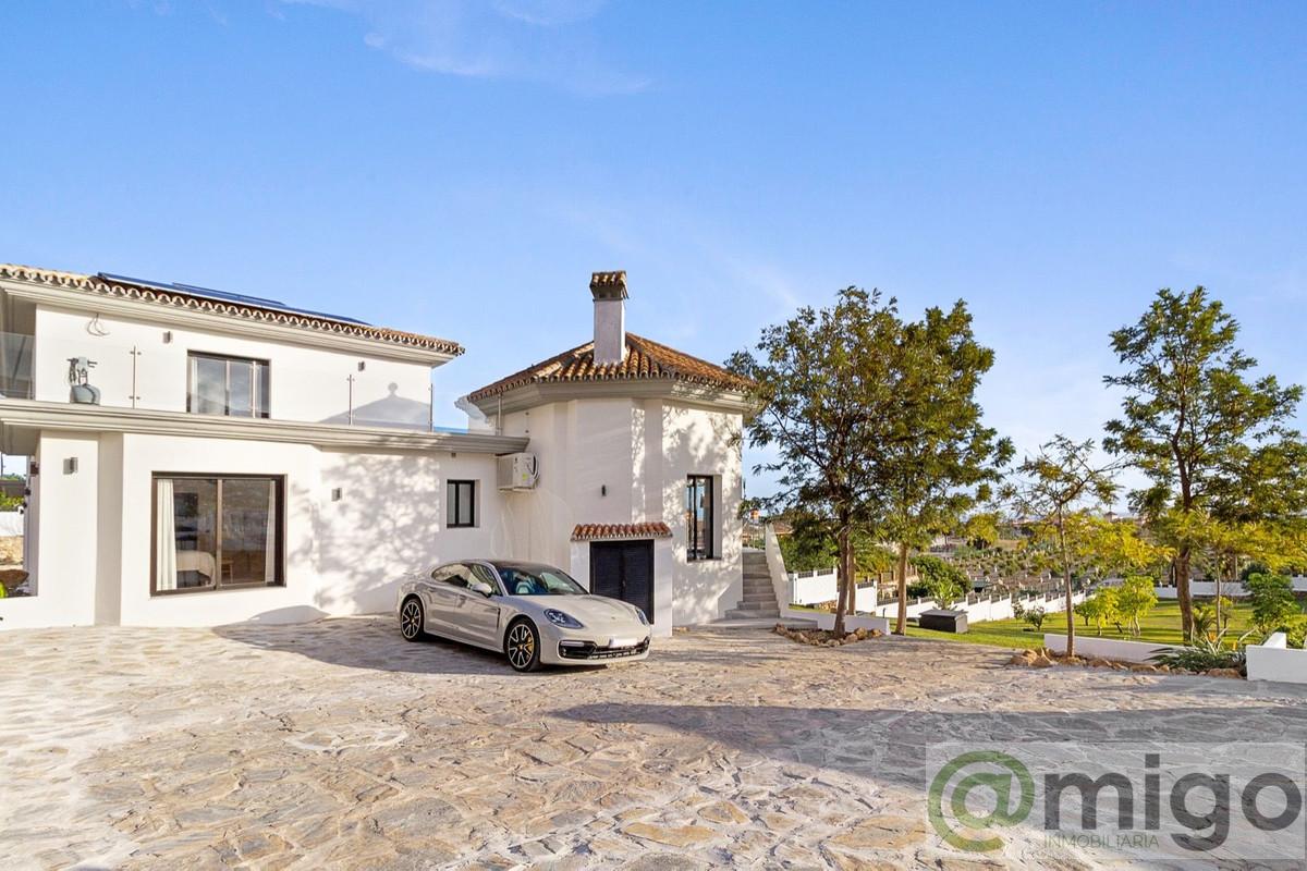 For sale of villa in Benalmadena