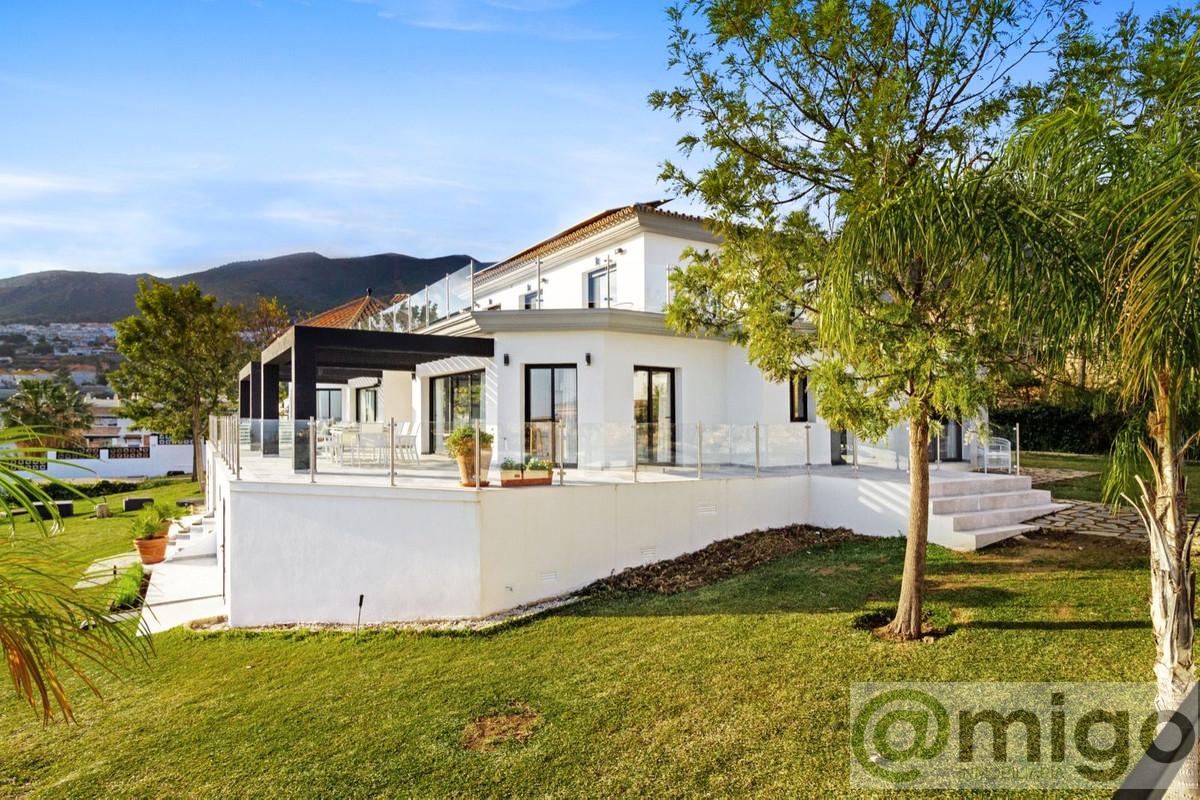 For sale of villa in Benalmadena