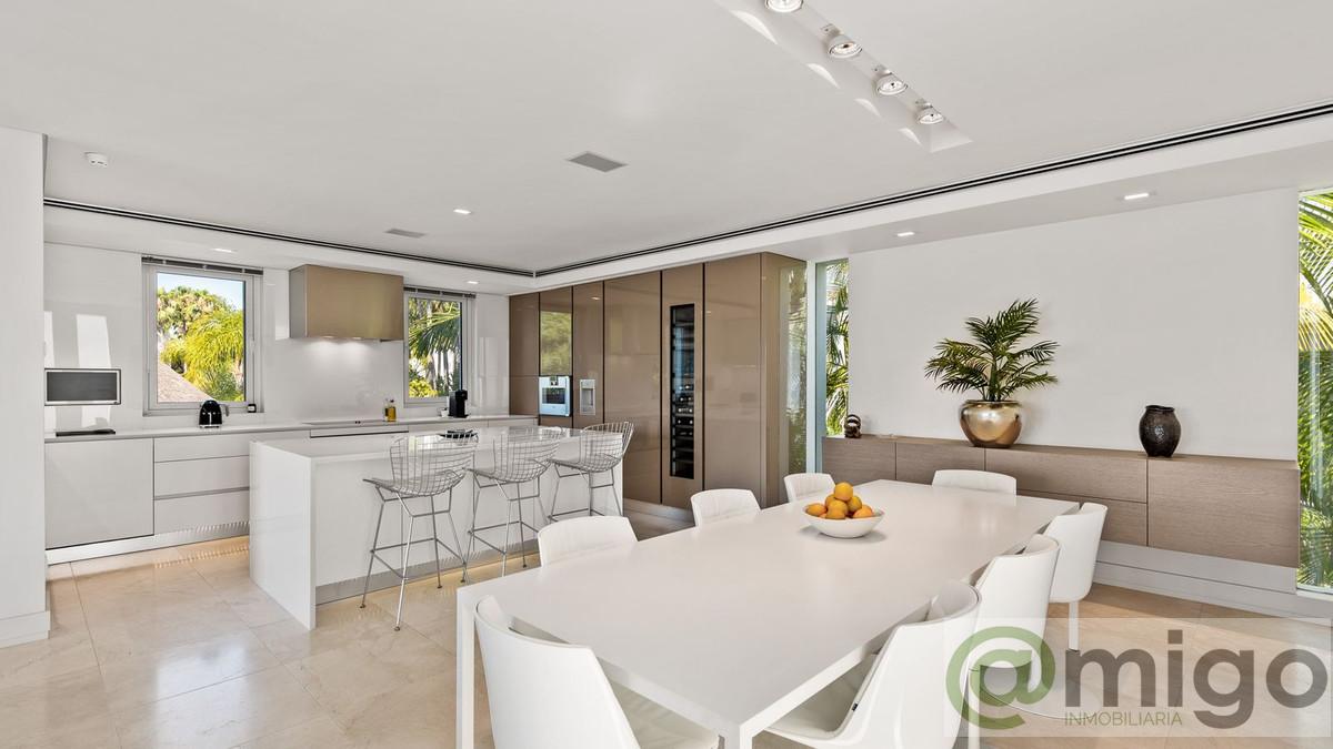 For sale of villa in Marbella